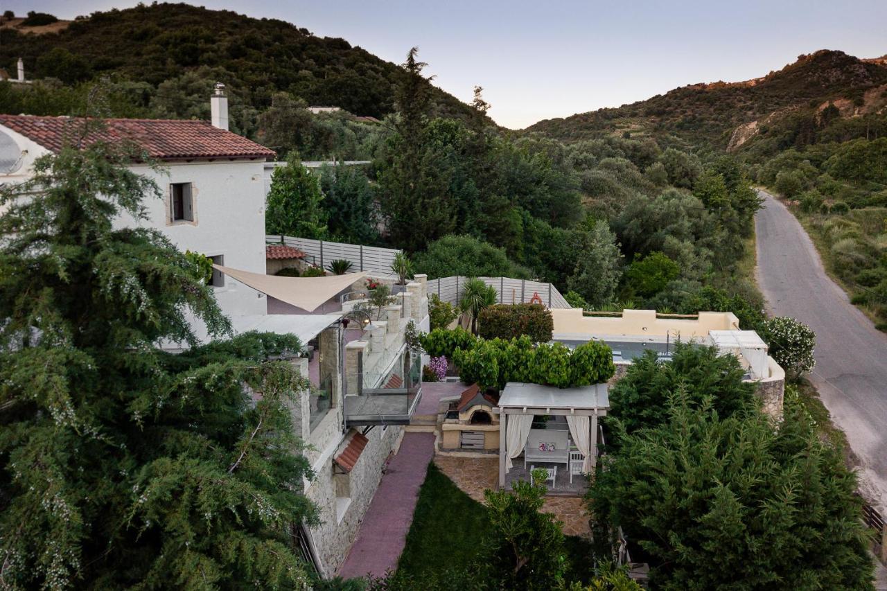 Verekinthos Villas - Pool, Hot Tub, Bbq, Kids Playground, Stunning Mountain Views Yerolákkos Extérieur photo