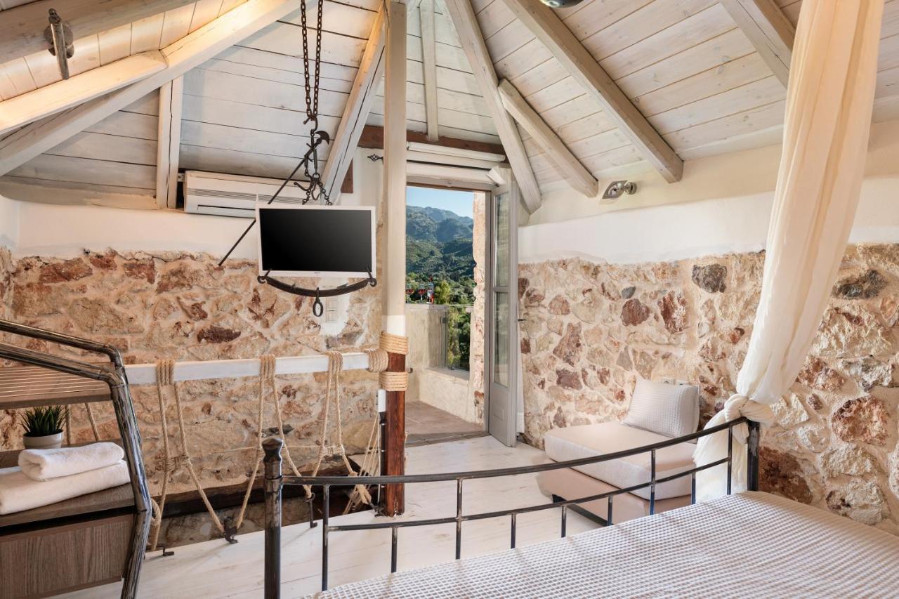 Verekinthos Villas - Pool, Hot Tub, Bbq, Kids Playground, Stunning Mountain Views Yerolákkos Extérieur photo