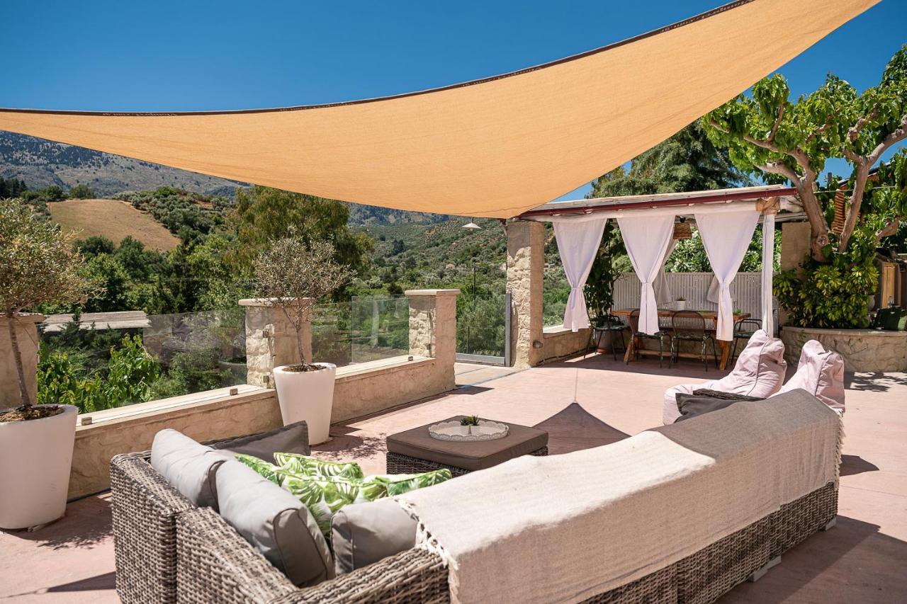 Verekinthos Villas - Pool, Hot Tub, Bbq, Kids Playground, Stunning Mountain Views Yerolákkos Extérieur photo