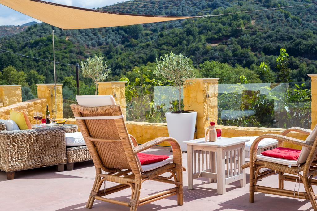 Verekinthos Villas - Pool, Hot Tub, Bbq, Kids Playground, Stunning Mountain Views Yerolákkos Extérieur photo