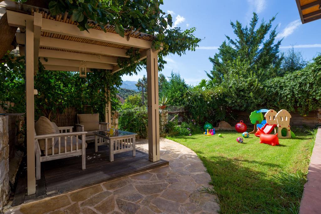 Verekinthos Villas - Pool, Hot Tub, Bbq, Kids Playground, Stunning Mountain Views Yerolákkos Extérieur photo