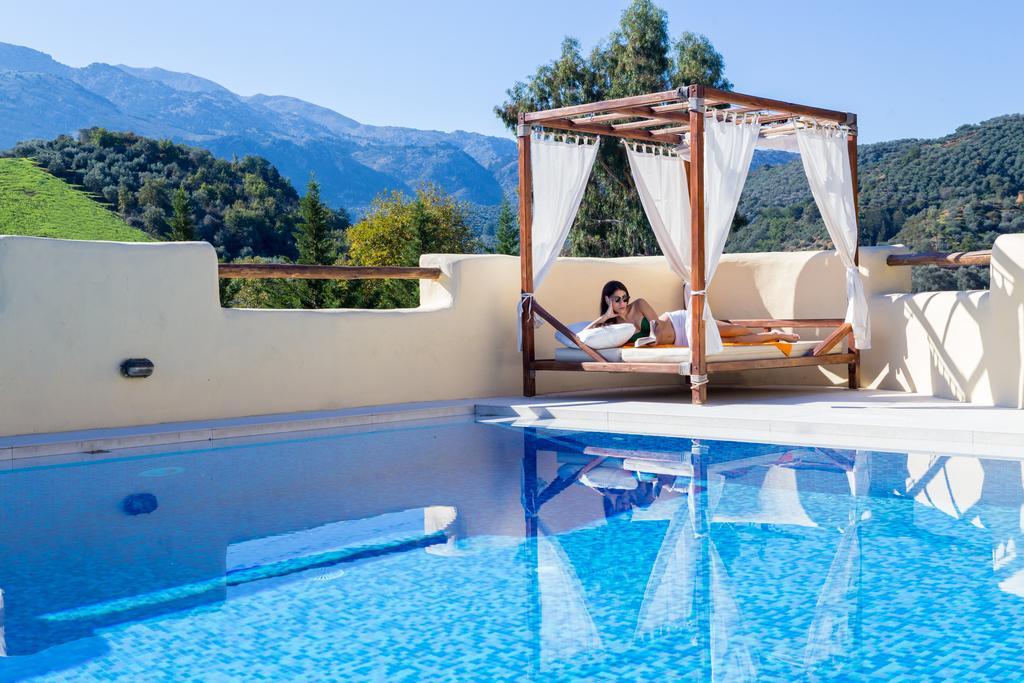 Verekinthos Villas - Pool, Hot Tub, Bbq, Kids Playground, Stunning Mountain Views Yerolákkos Extérieur photo