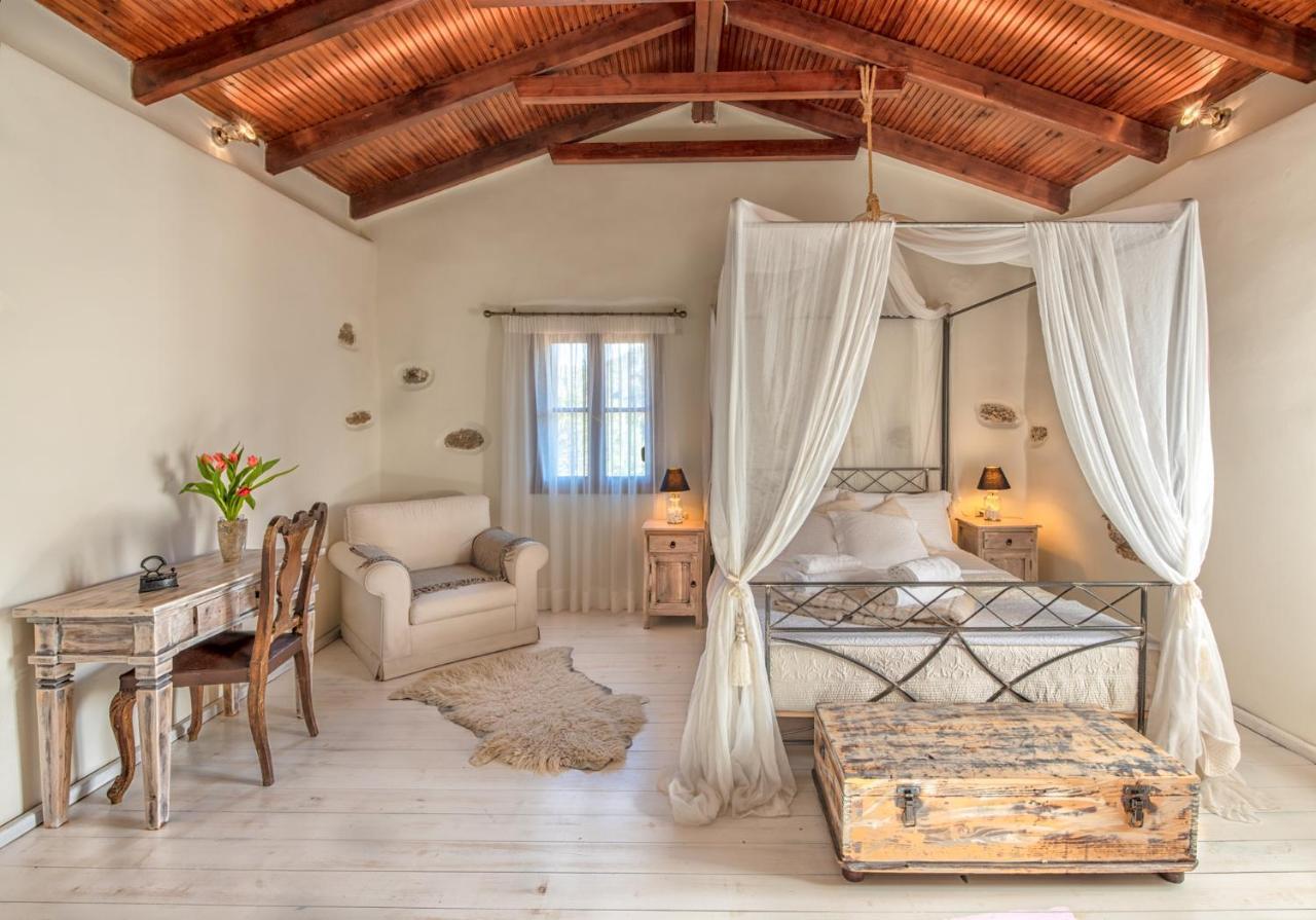 Verekinthos Villas - Pool, Hot Tub, Bbq, Kids Playground, Stunning Mountain Views Yerolákkos Extérieur photo