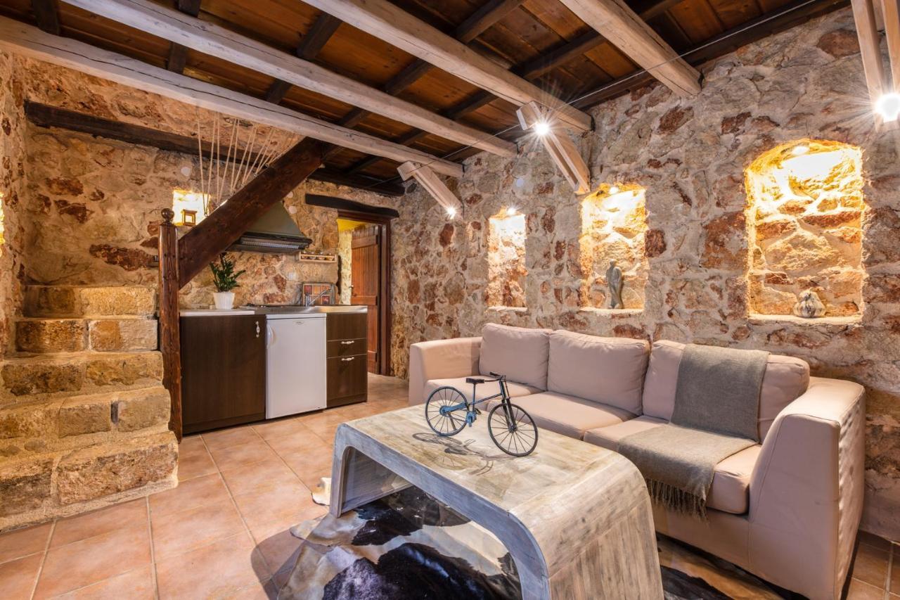 Verekinthos Villas - Pool, Hot Tub, Bbq, Kids Playground, Stunning Mountain Views Yerolákkos Extérieur photo